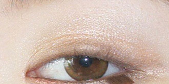 日系眼妆的画法步骤 简单图解教你打造迷人电眼 zaoxingkong.com