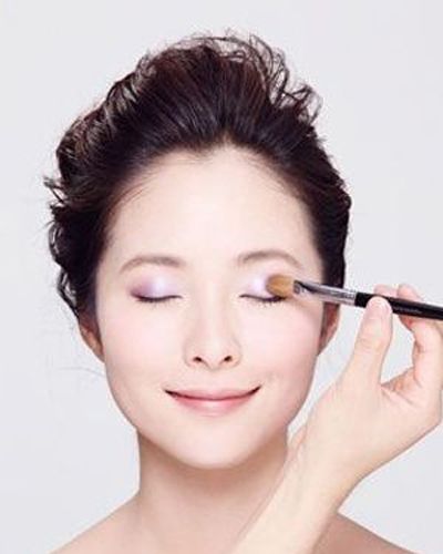 如何画好大眼妆 8个化妆技巧打造明媚大眼 zaoxingkong.com