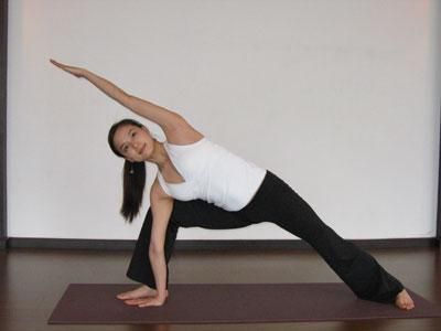 6式瑜伽瘦腿动作有效助你快速瘦腿 专门针对瘦腿 zaoxingkong.com