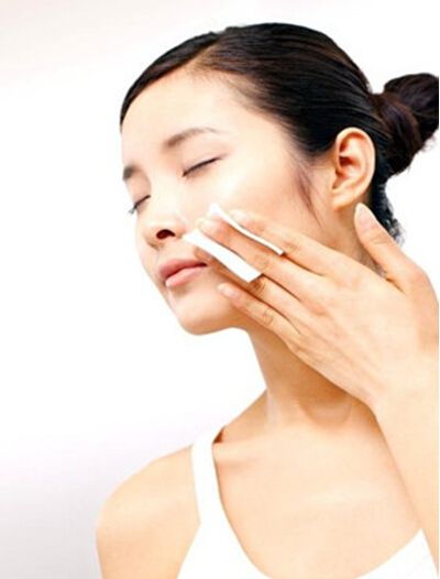 化妆水怎么用 告诉你让化妆水更有效的用法 zaoxingkong.com